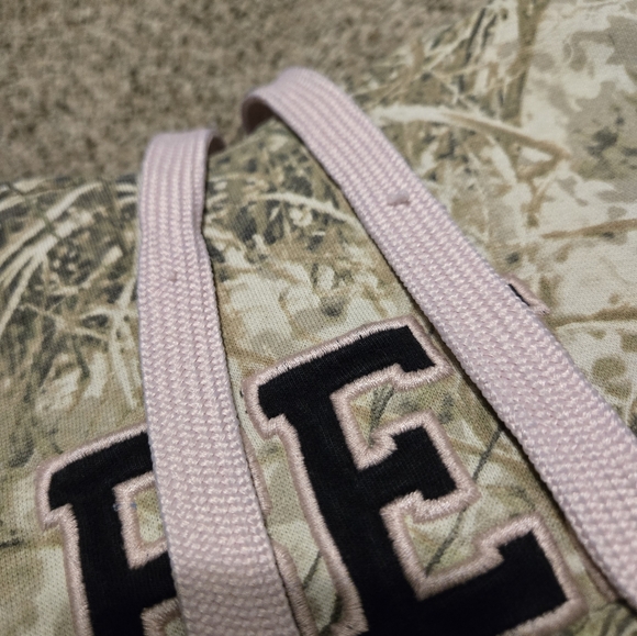 Cabelas Womens Sweatshirts - Picture 4 of 4